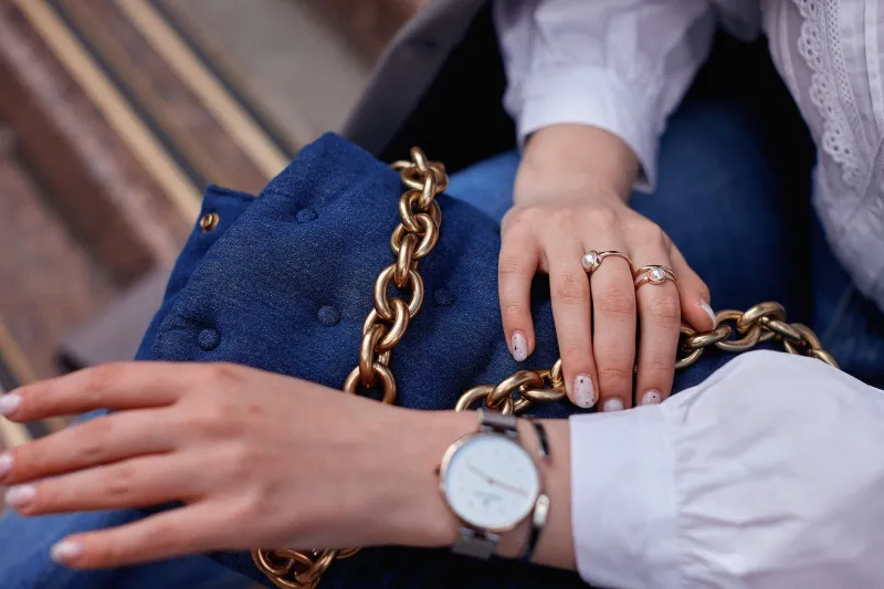 First Impressions Are Made at the Wrist: The Understated Authority of Gold Hand Jewelry